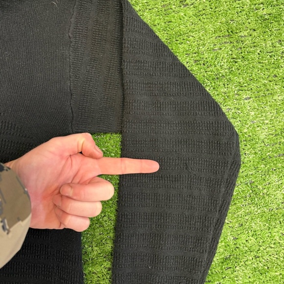 Lululemon Find Your Calm Wrap in Black, Size L ? - Picture 10 of 10